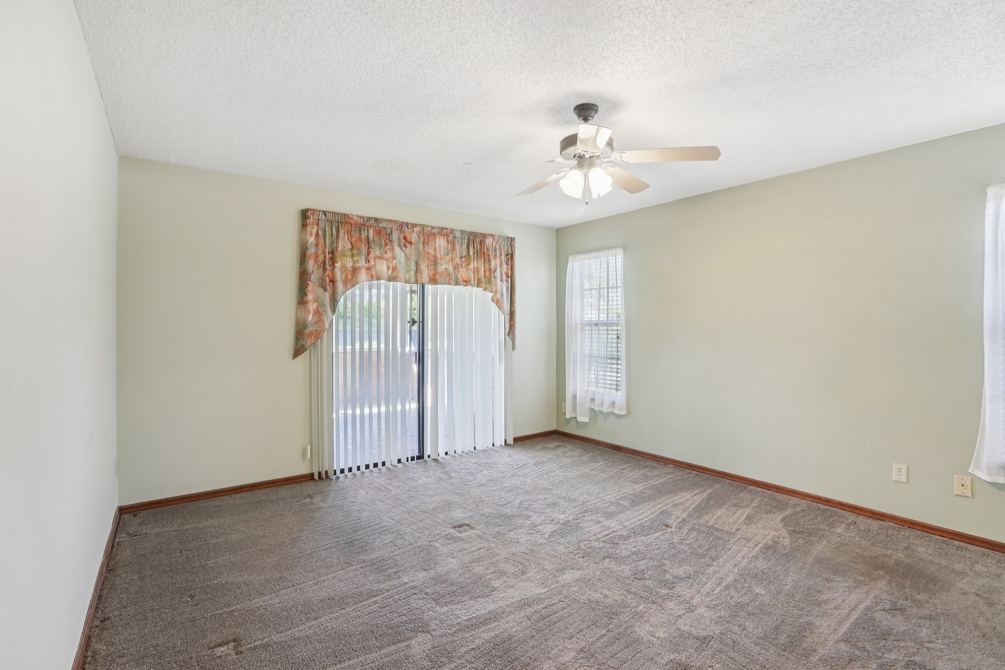 Rambling Ridge Ct-S1102-019.jpg