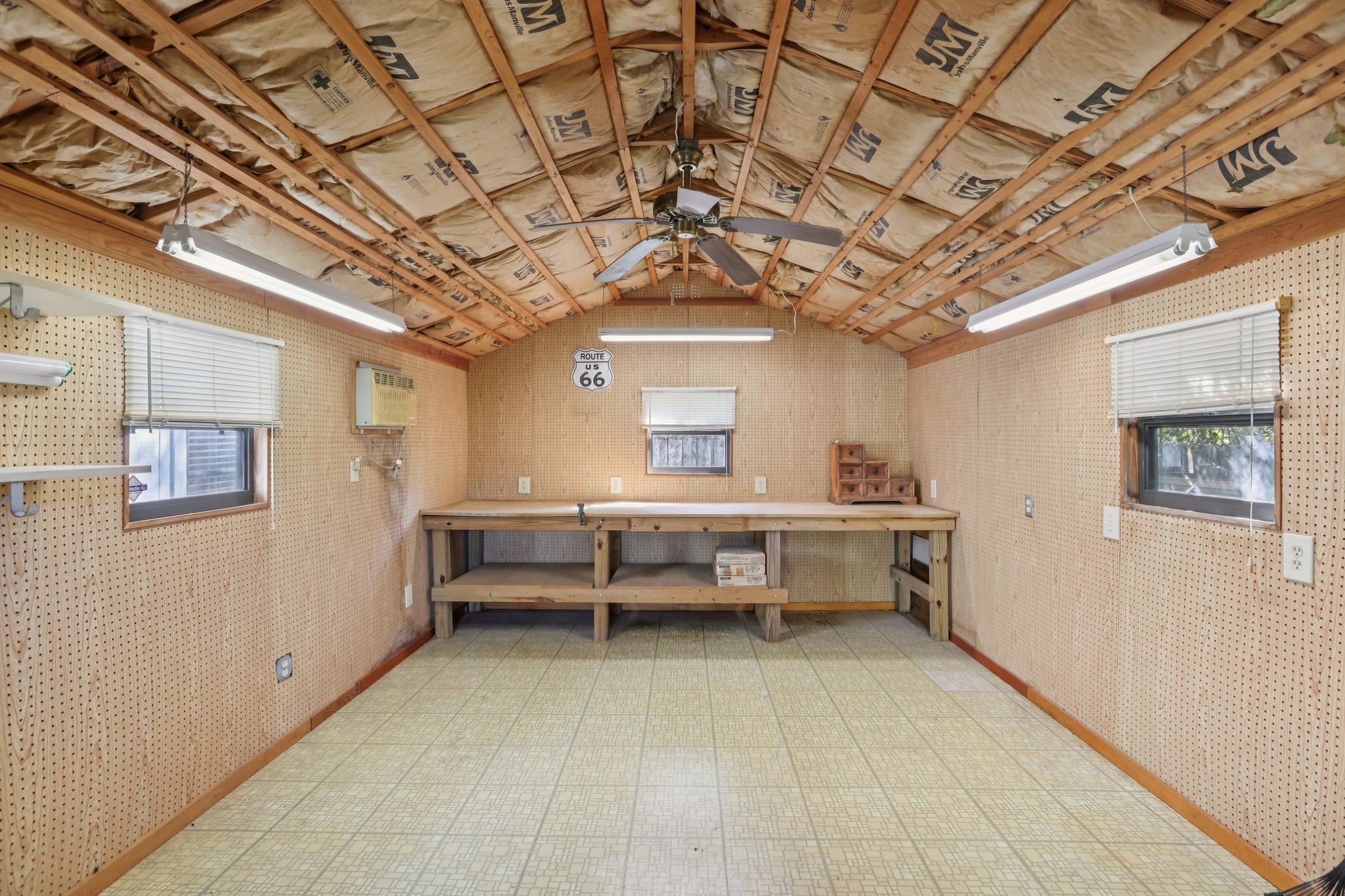 Rambling Ridge Ct-S1102-025.jpg