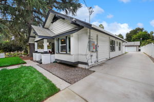 1797 N Summit Avenue-10