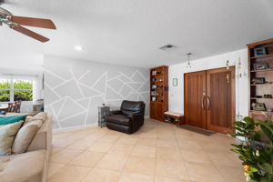  Photo 36