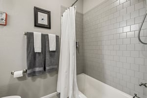E Emilia Dr-S1510-027.jpg