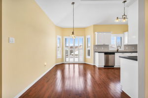 Kitchen/Eating Area