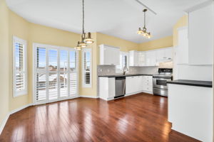 Kitchen/Eating Area