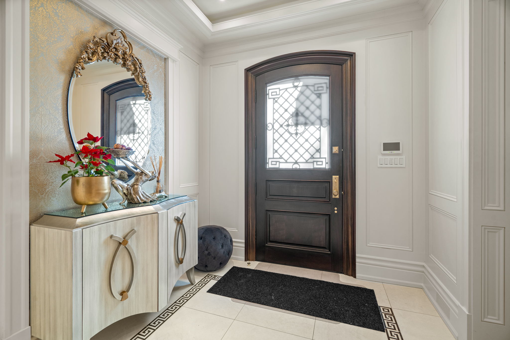 18 Brookfield Rd Toronto, ON M2P 1A9
