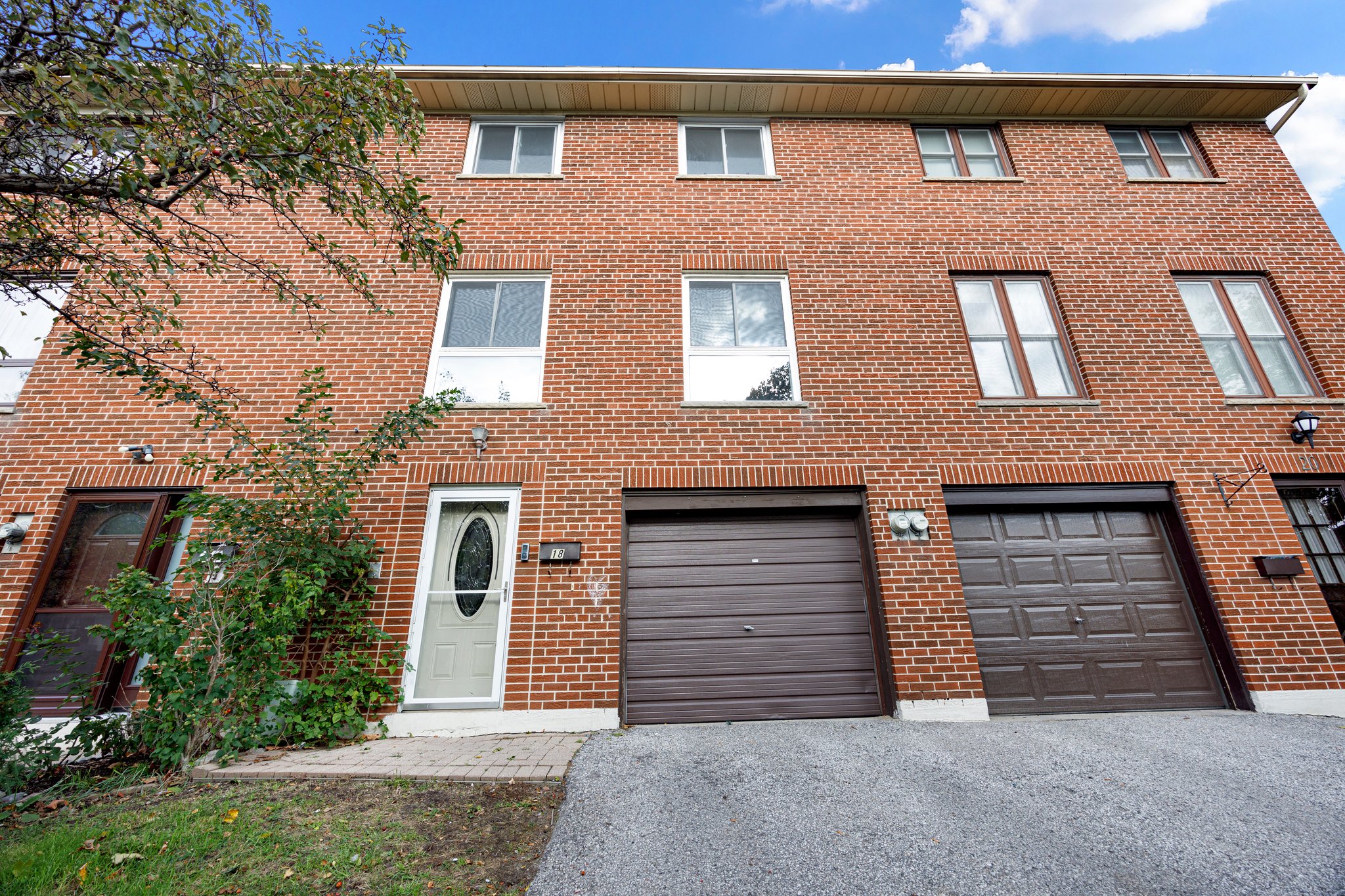 Toronto property showcase — delivered property photograph 38
