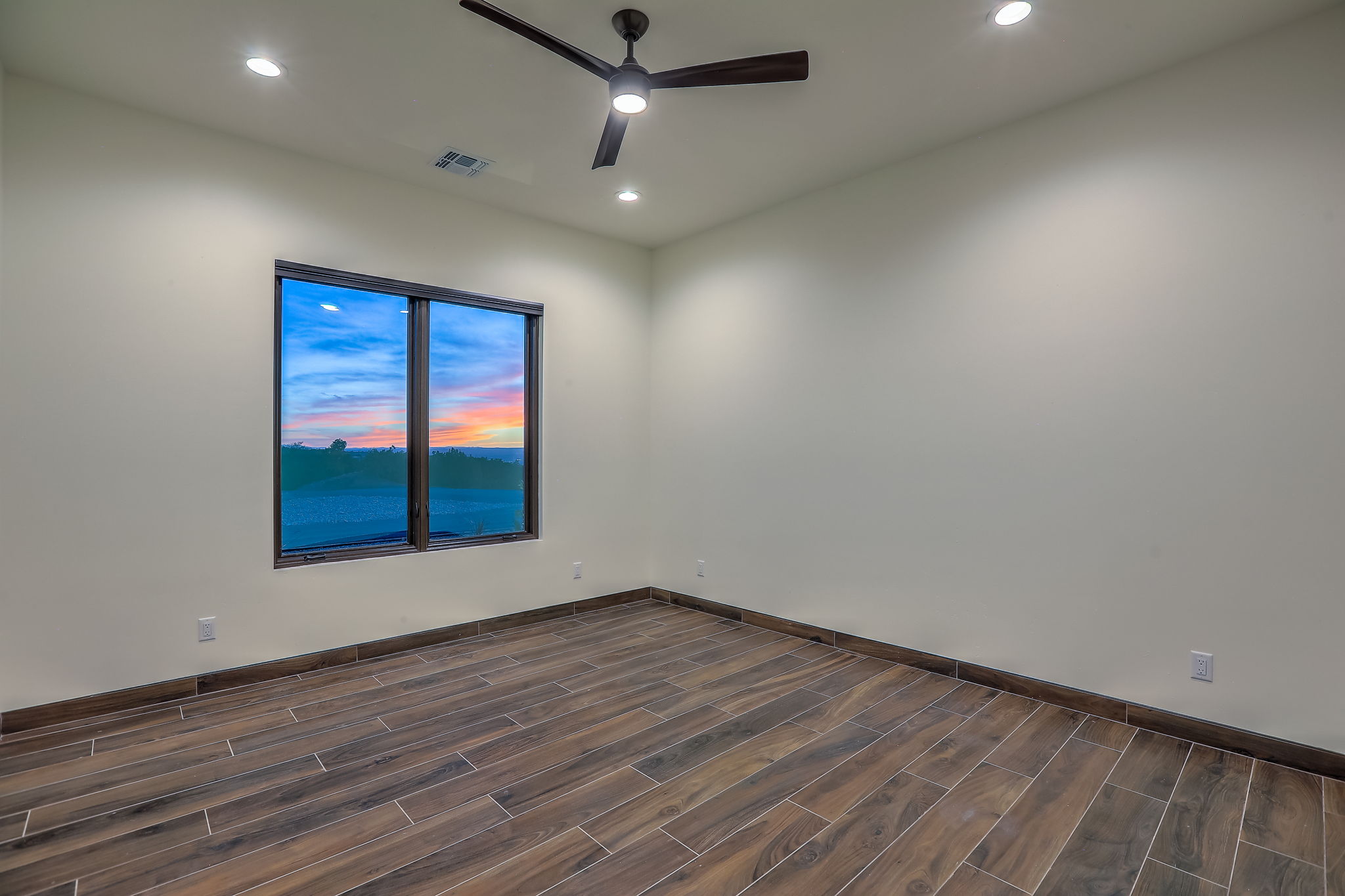  Photo 39