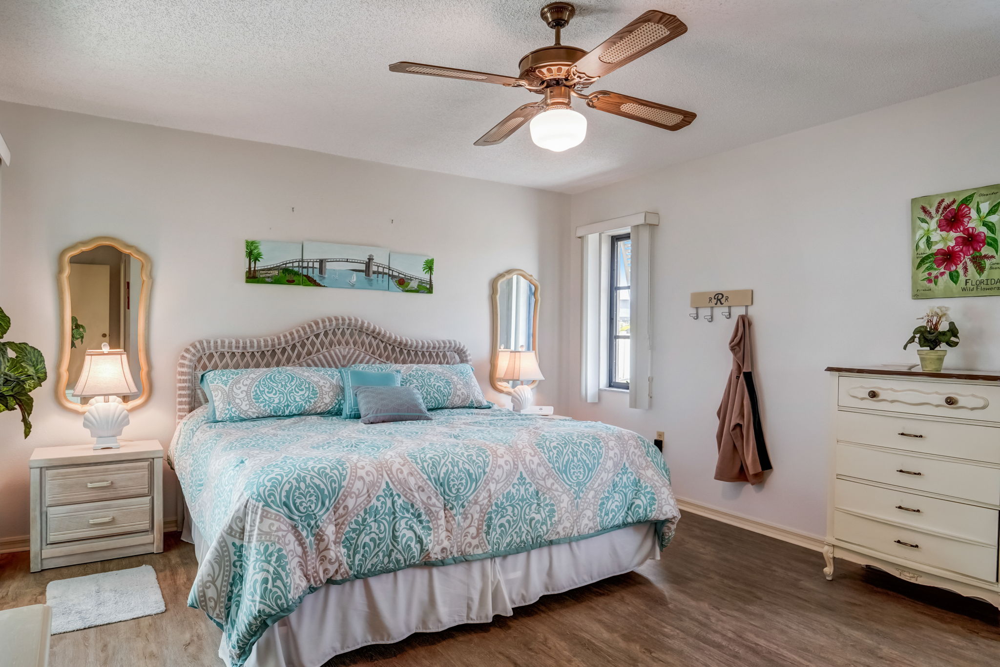 18 Clintwood Ave, Englewood, FL 34223 ShowingTime+ Listing Media Services