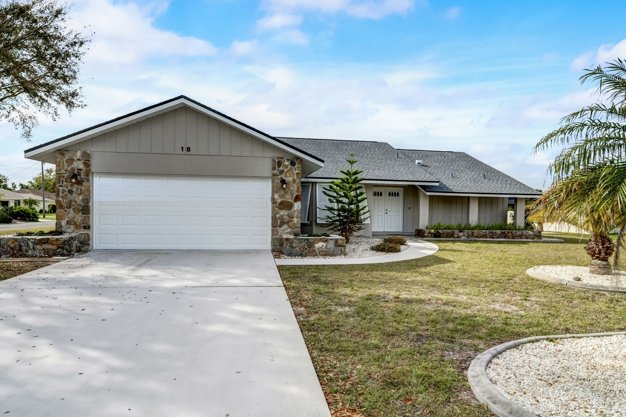 18 Clintwood Ave, Englewood, FL 34223 ShowingTime+ Listing Media Services