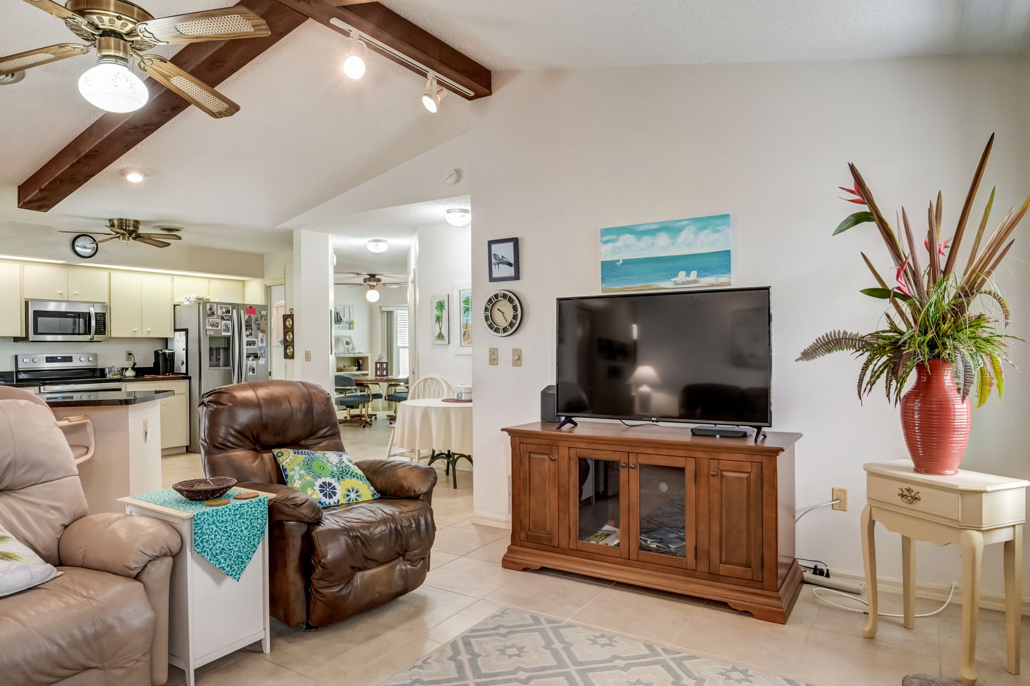 18 Clintwood Ave, Englewood, FL 34223 ShowingTime+ Listing Media Services