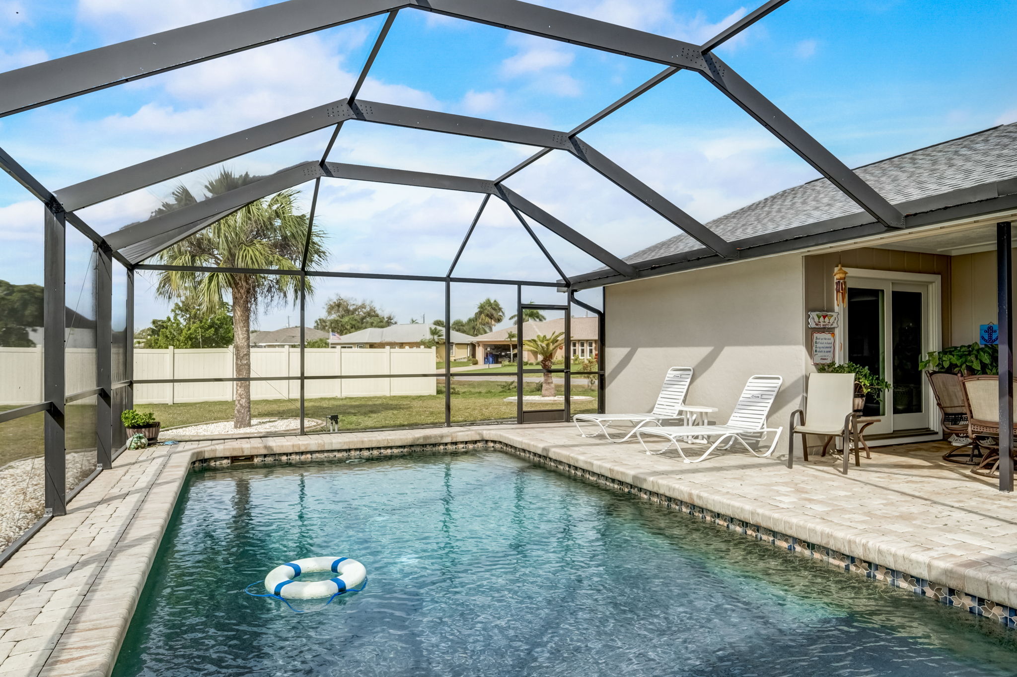 18 Clintwood Ave, Englewood, FL 34223 ShowingTime+ Listing Media Services