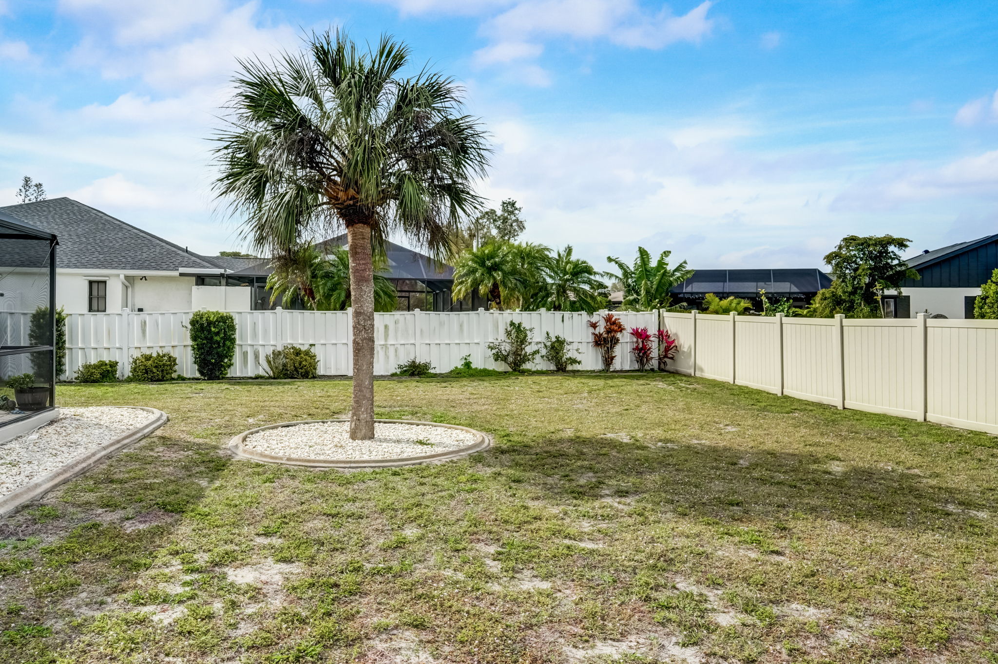 18 Clintwood Ave, Englewood, FL 34223 ShowingTime+ Listing Media Services