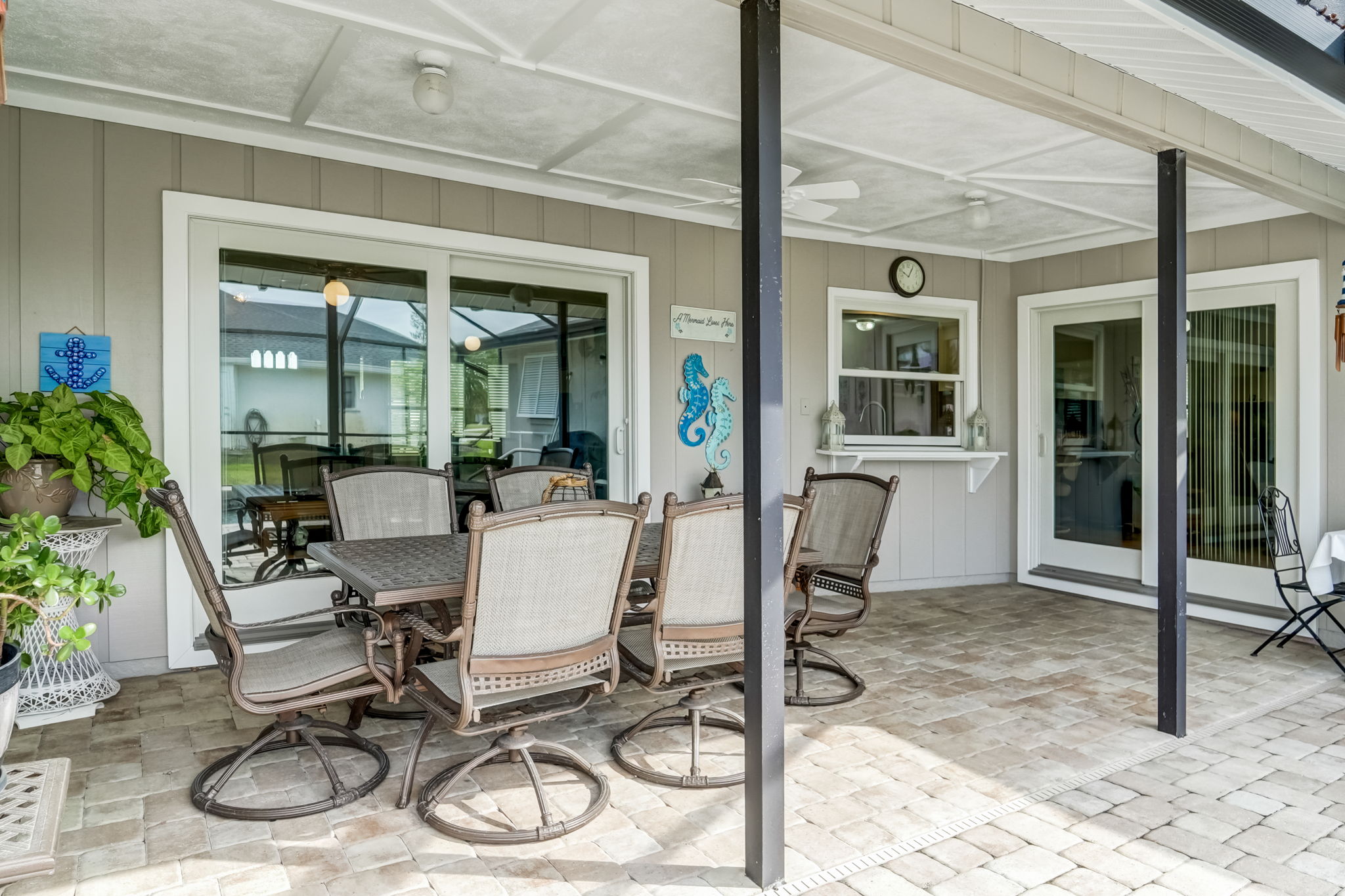 18 Clintwood Ave, Englewood, FL 34223 ShowingTime+ Listing Media Services