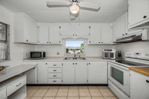 Kitchen 1-e