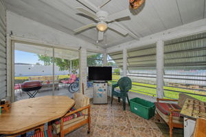 Sun Room 1-e