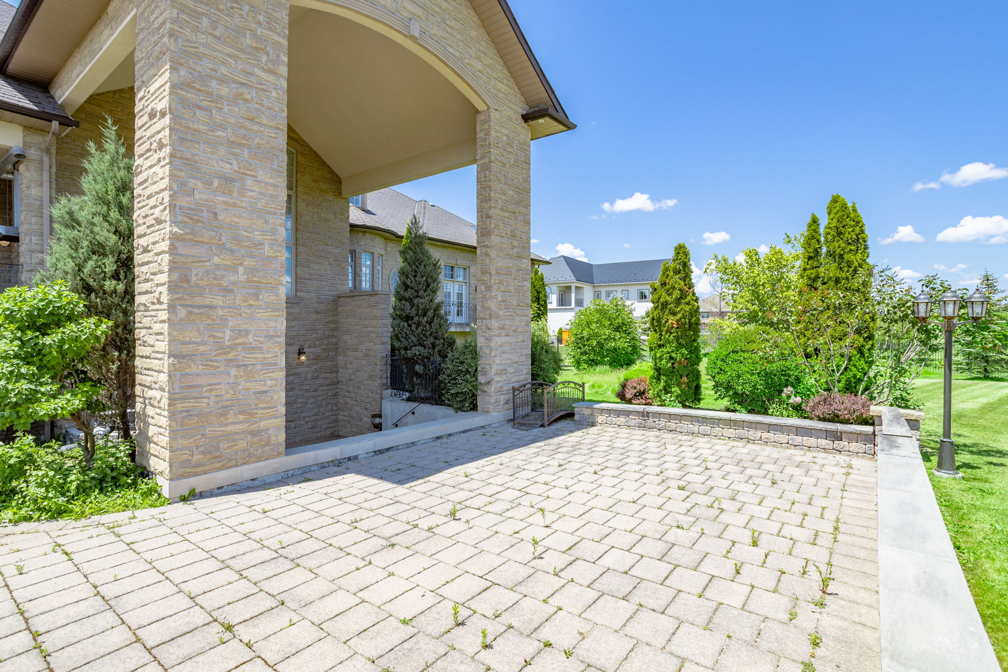  18 Farina Dr, Brampton, ON L6P 0E3, US Photo 17