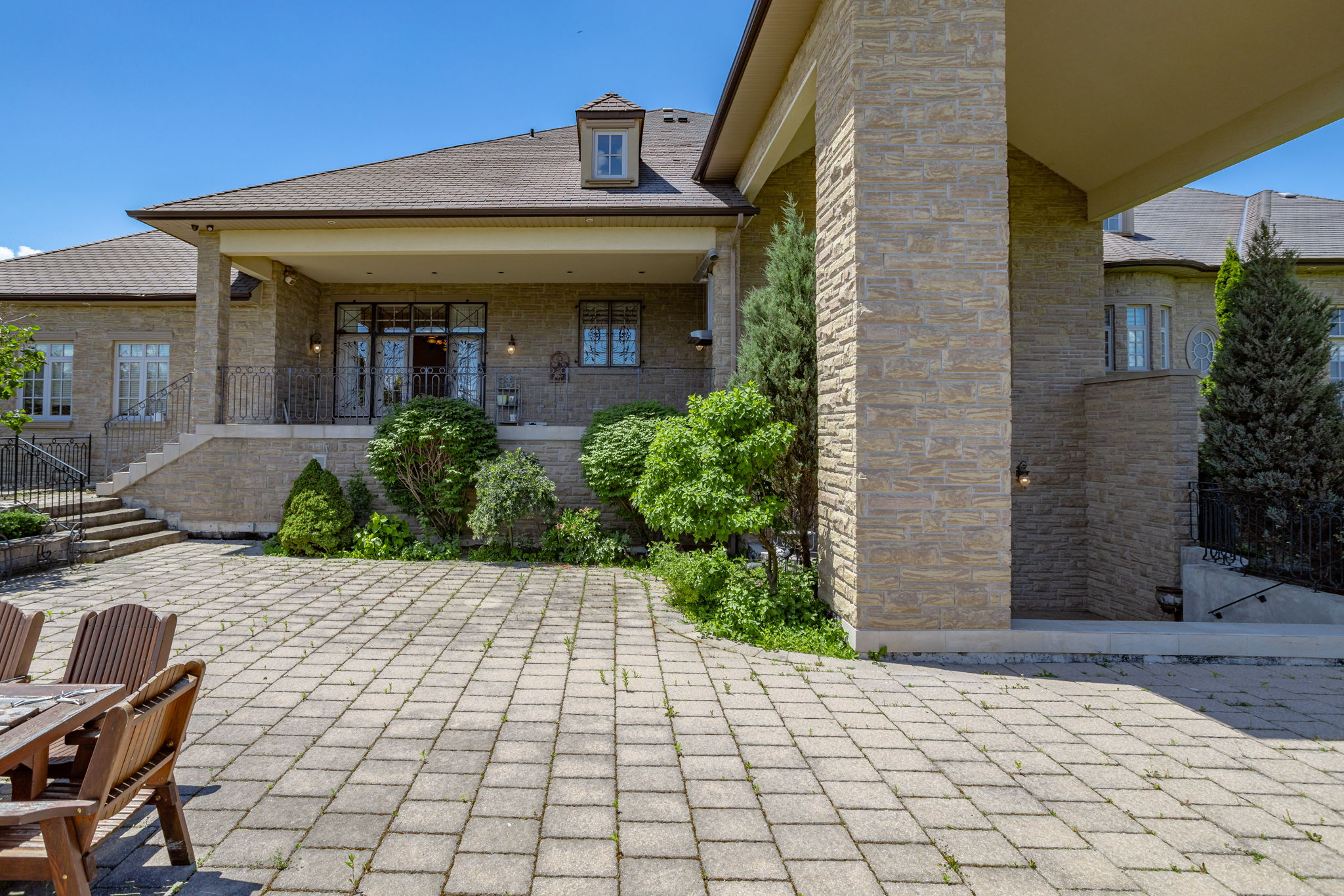  18 Farina Dr, Brampton, ON L6P 0E3, US Photo 16