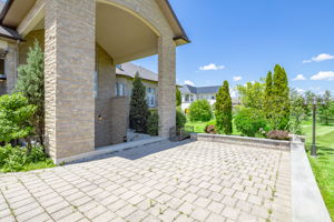  18 Farina Dr, Brampton, ON L6P 0E3, US Photo 16