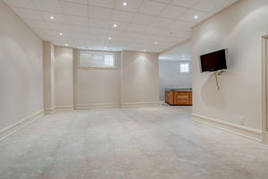  18 Farina Dr, Brampton, ON L6P 0E3, US Photo 104
