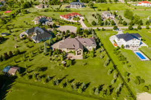  18 Farina Dr, Brampton, ON L6P 0E3, US Photo 3