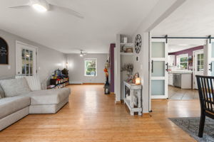  Photo 23