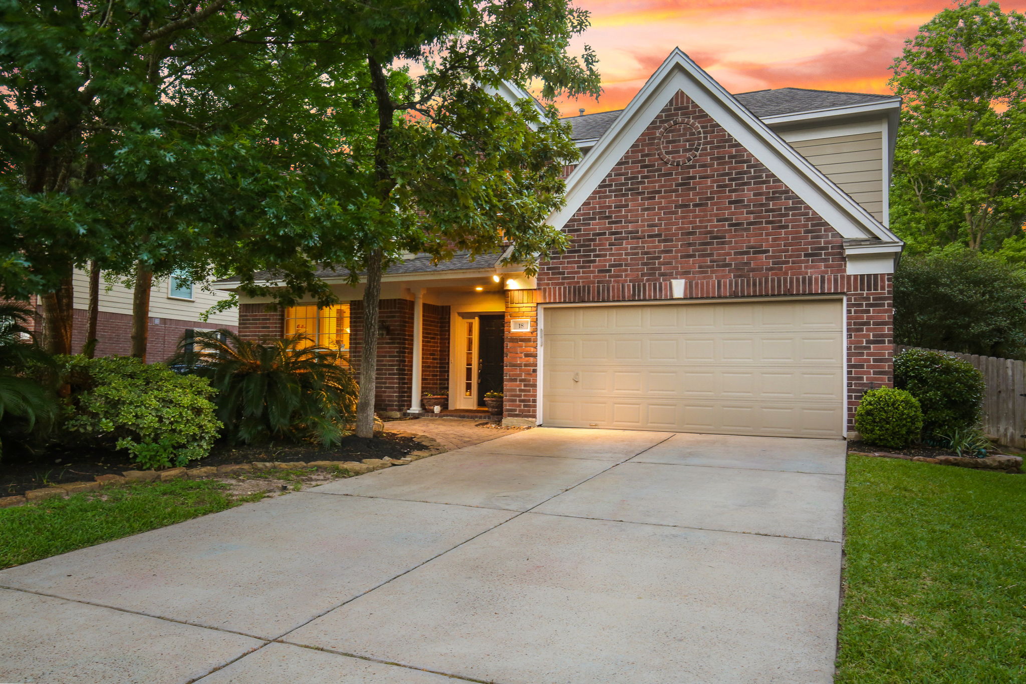  18 Firethorn Pl, Spring, TX 77382, US Photo 2