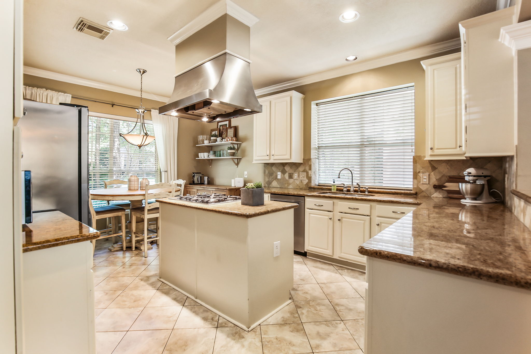  18 Firethorn Pl, Spring, TX 77382, US Photo 22