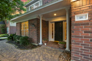  18 Firethorn Pl, Spring, TX 77382, US Photo 3