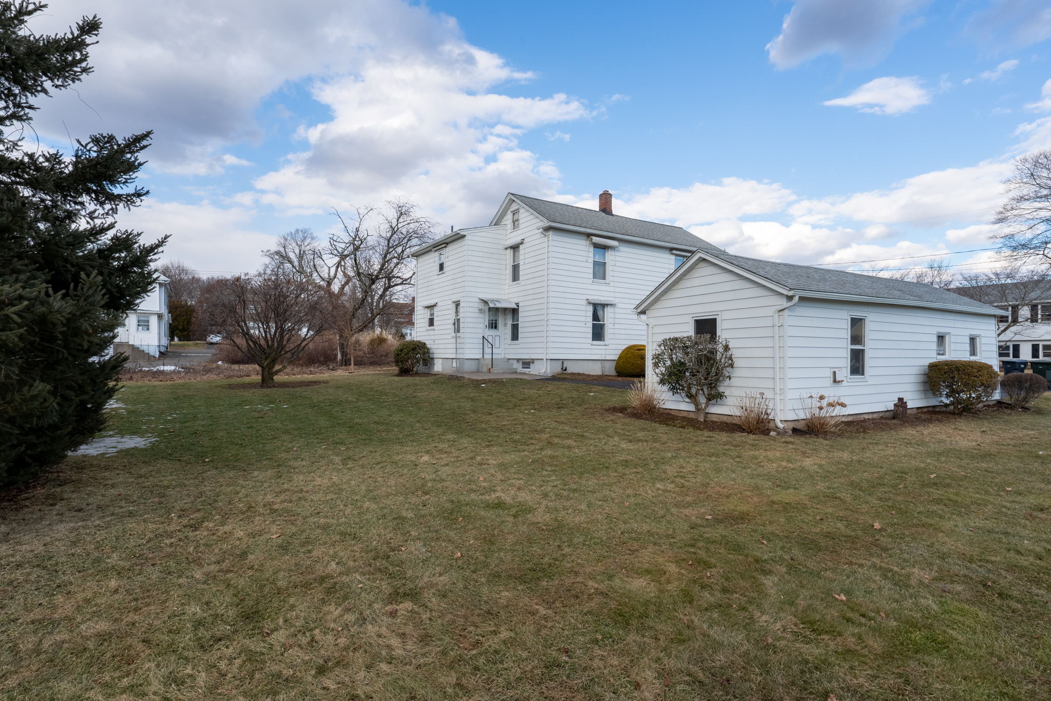 18 Ford St, Southington, CT 06489, USA Photo 6