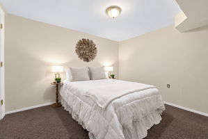 Finished Basement-Basement Den/Guest Room/Office