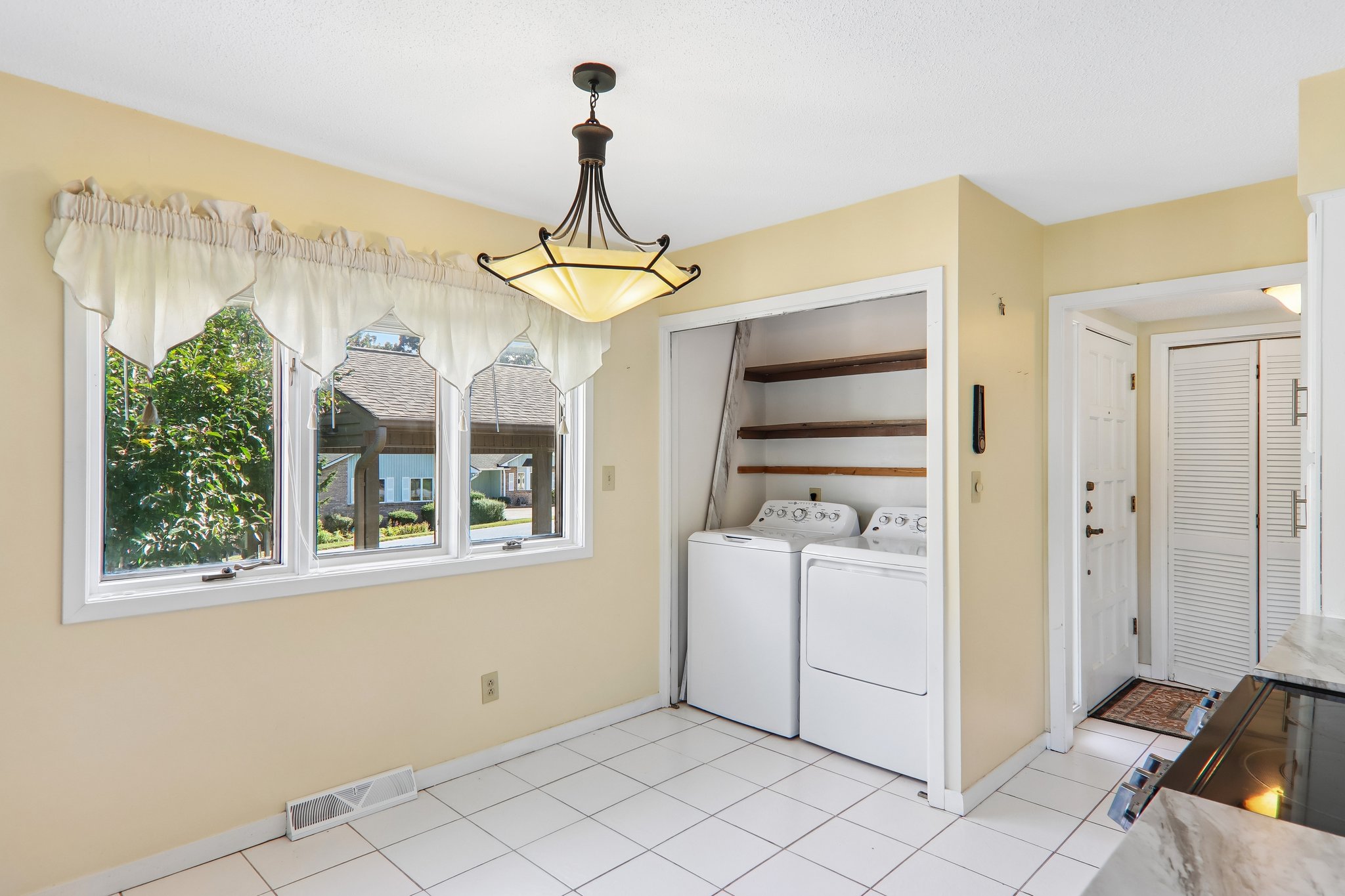 Foxmoor Ct-S0309-018.jpg