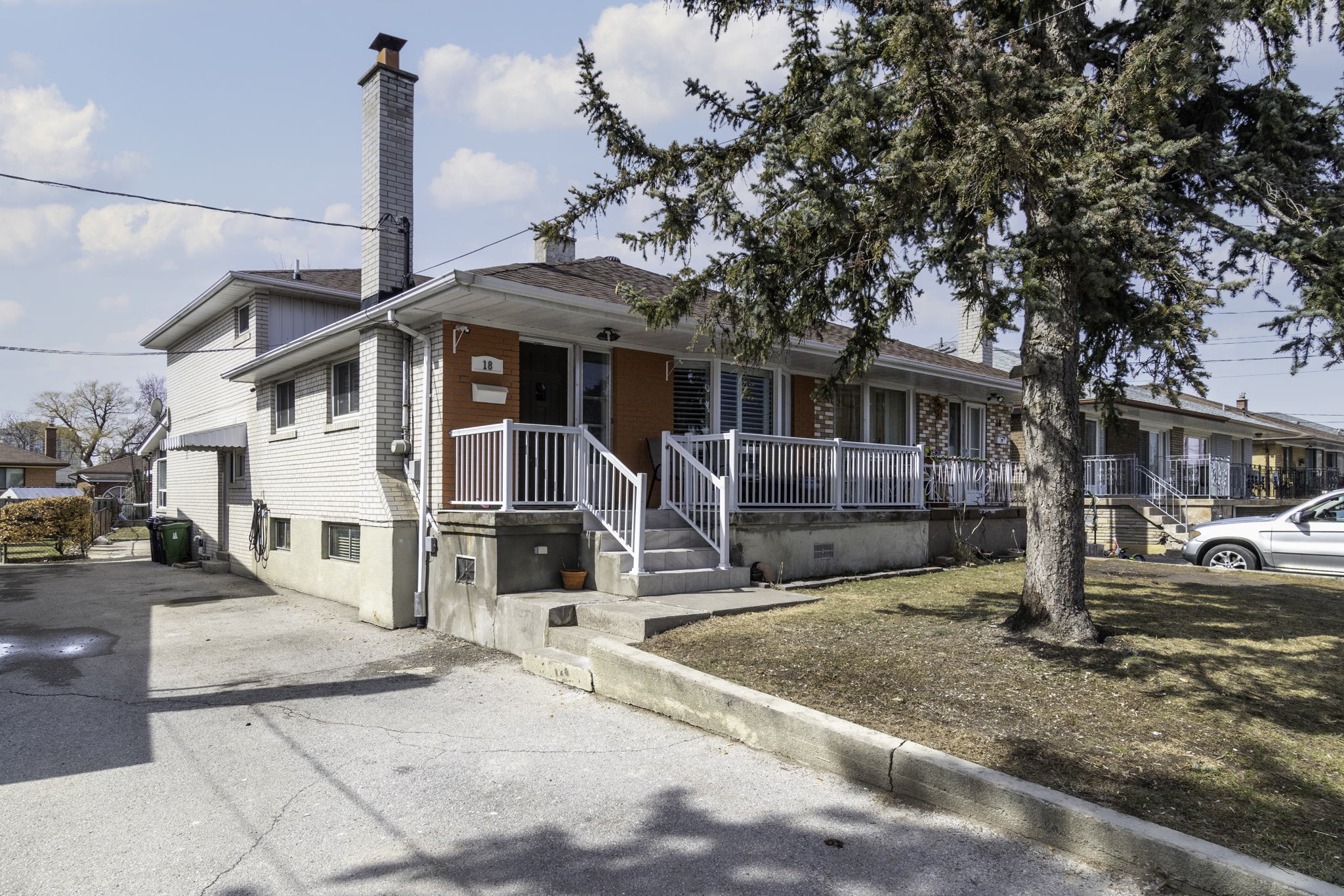 18 Grampian Crescent, North York, ON M9L 2L3, Canada Photo 5