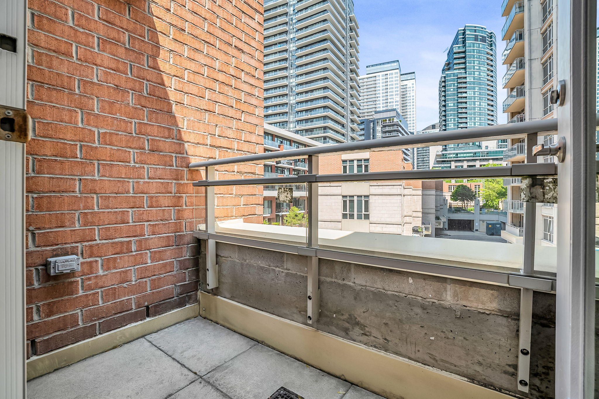 42-balcony1