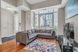 8-living room2