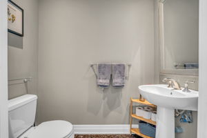 16-powder room1