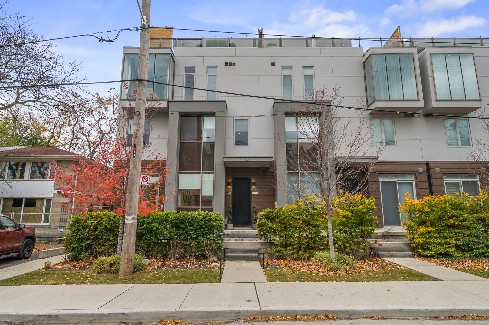 18 Greenbriar Rd Unit 4 Toronto, ON M2K 1H6