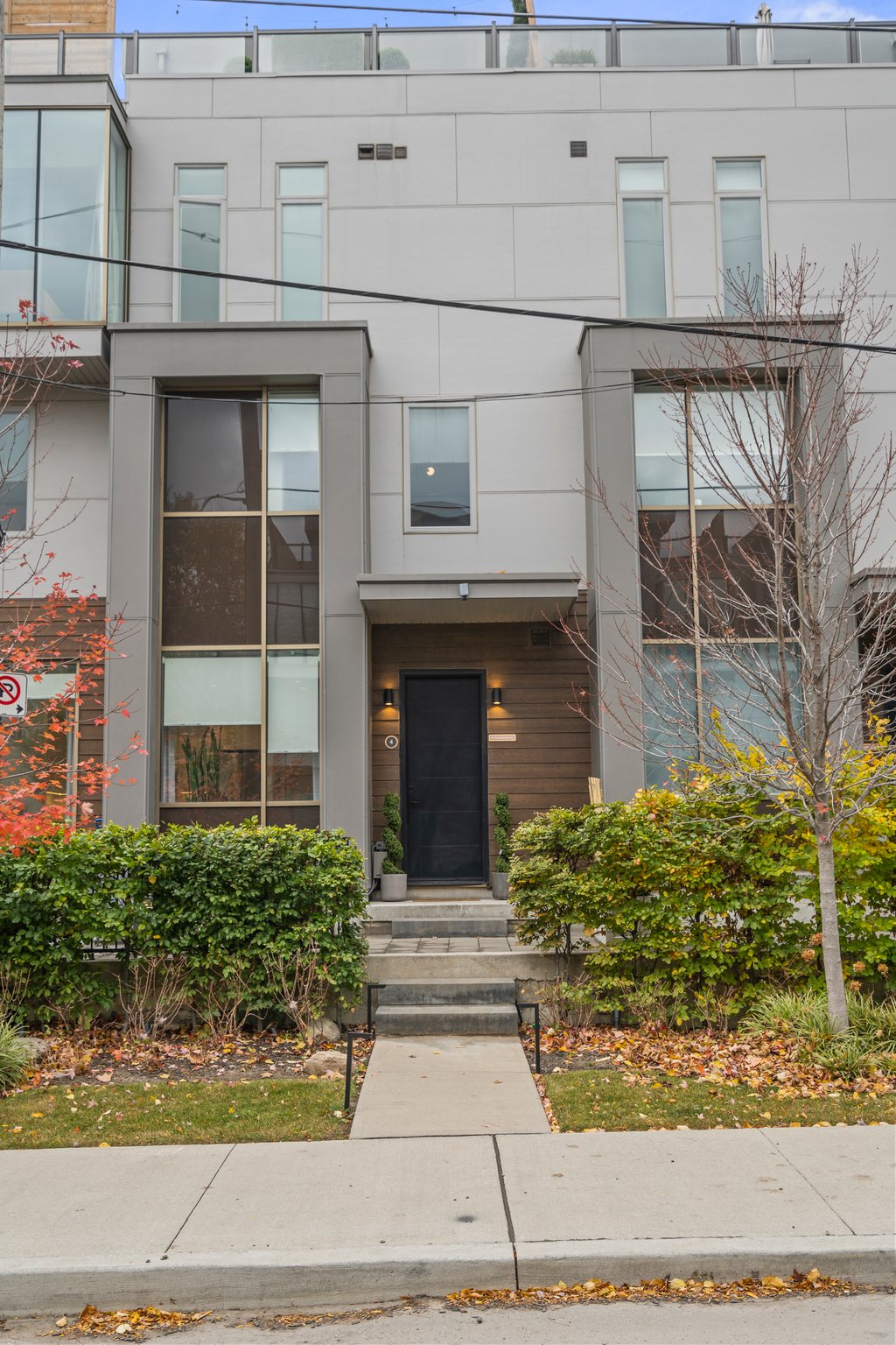 18 Greenbriar Rd Unit 4 Toronto, ON M2K 1H6