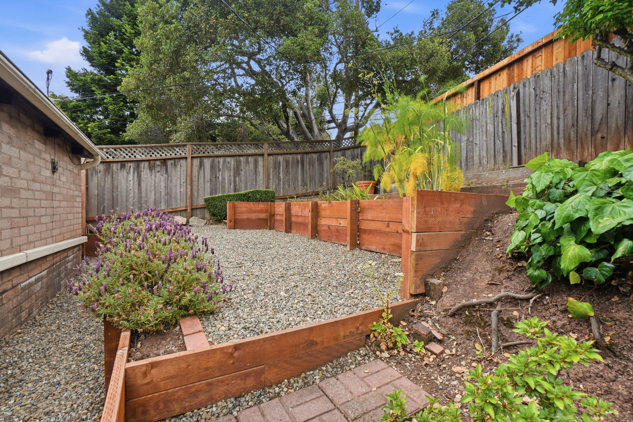 041_F8_18 Hillbarn Ct