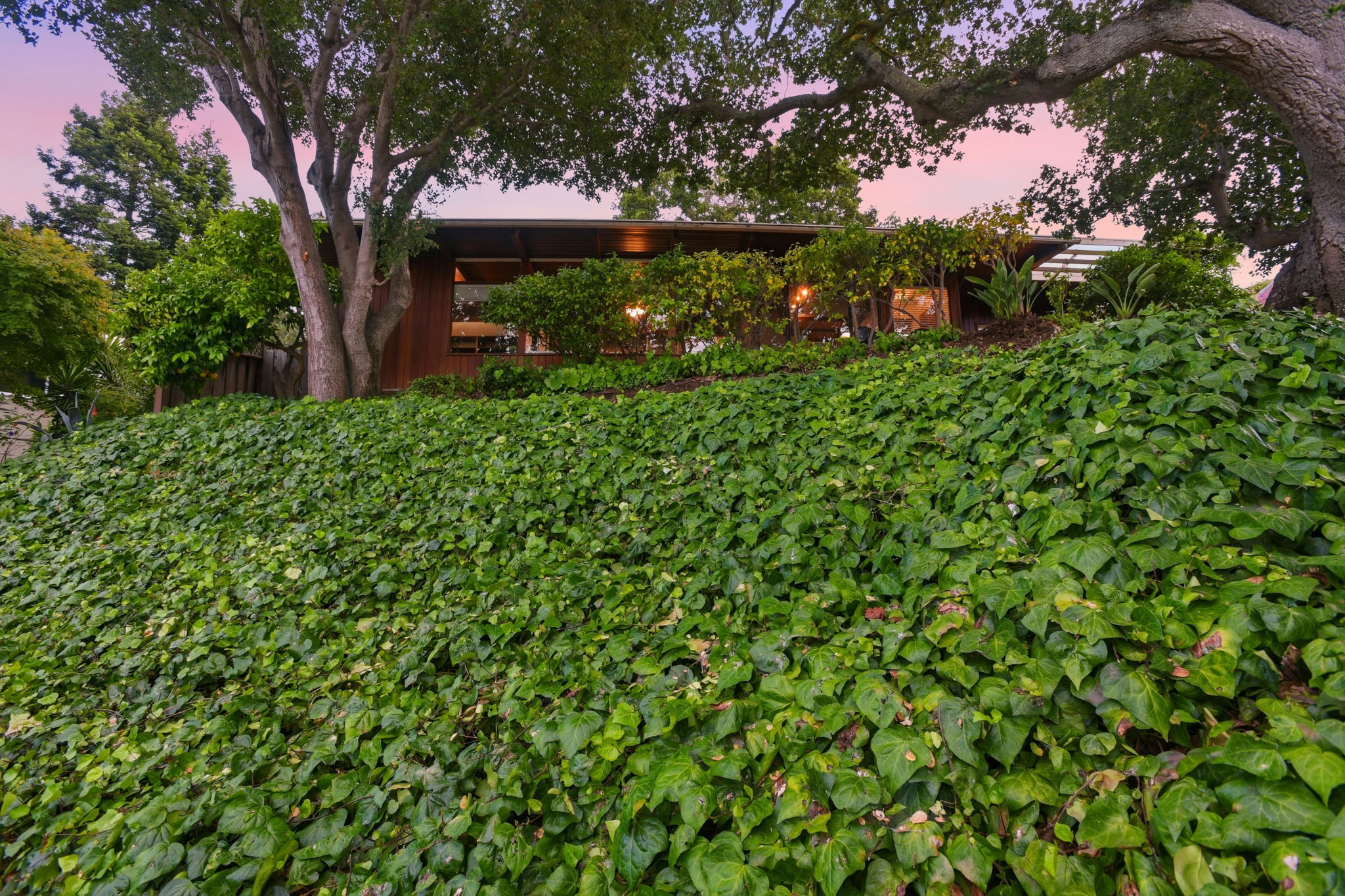 001_F8_TWILIGHT_18 Hillbarn Ct