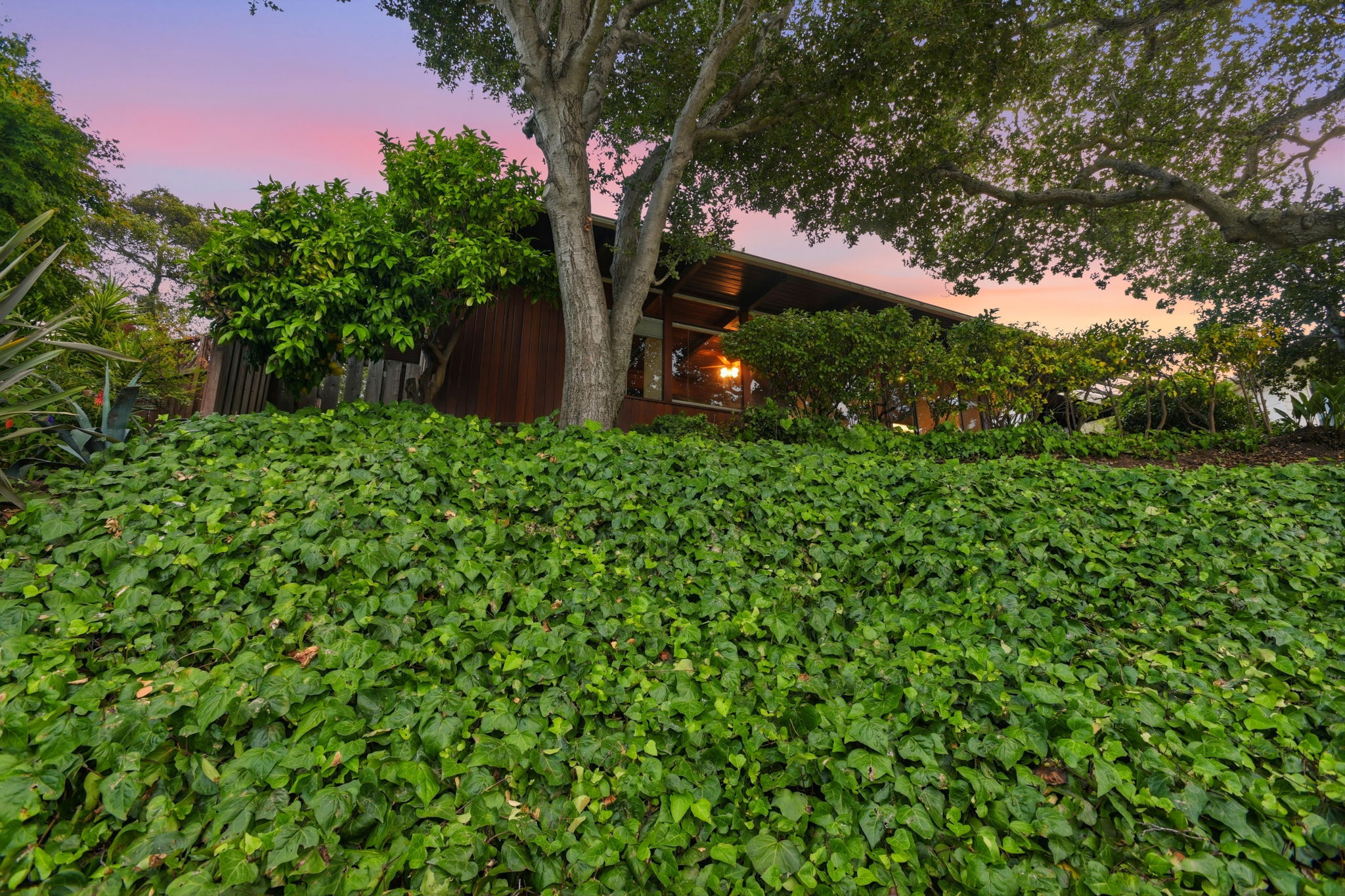 002_F8_TWILIGHT_18 Hillbarn Ct