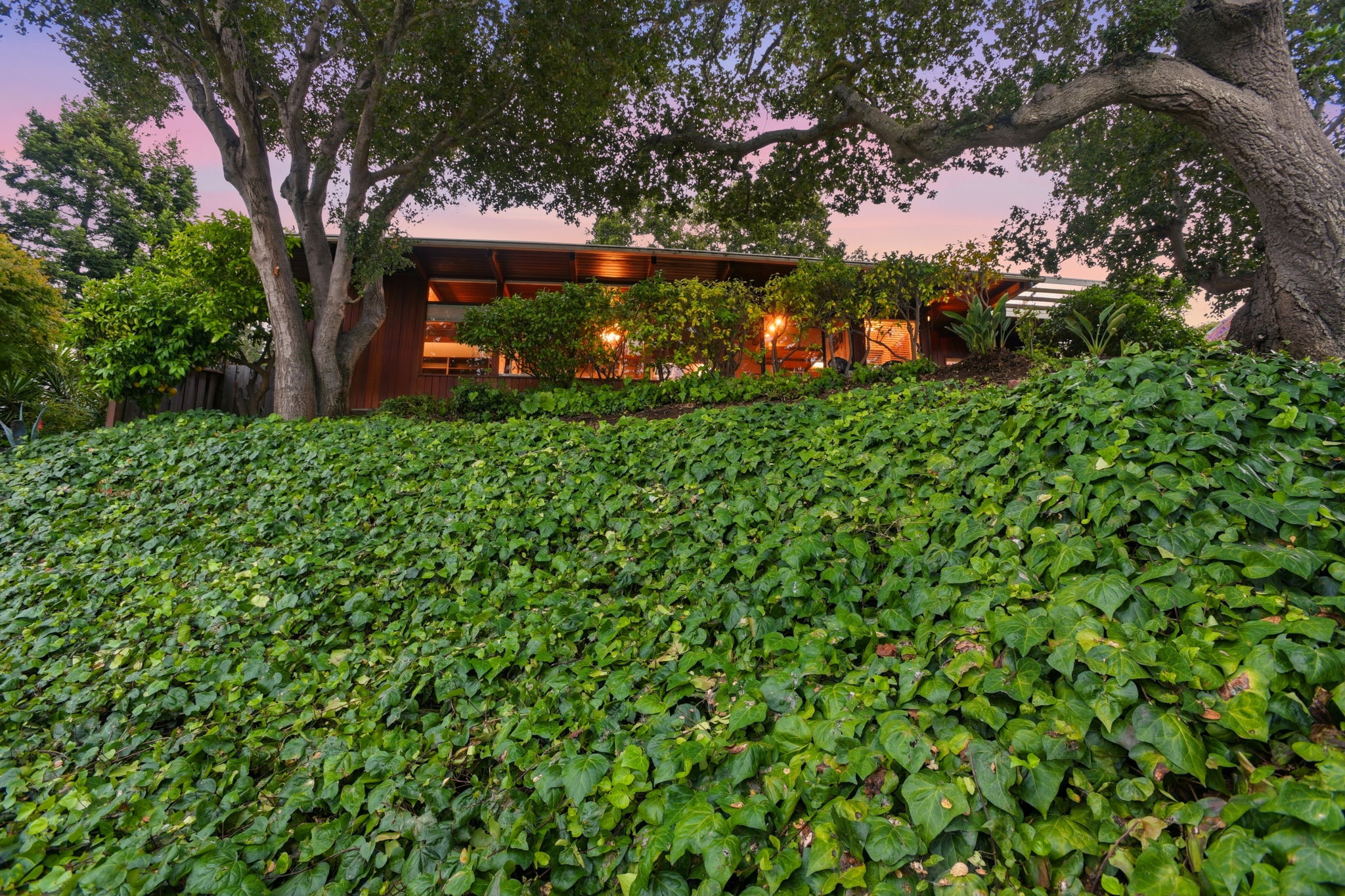 003_F8_TWILIGHT_18 Hillbarn Ct