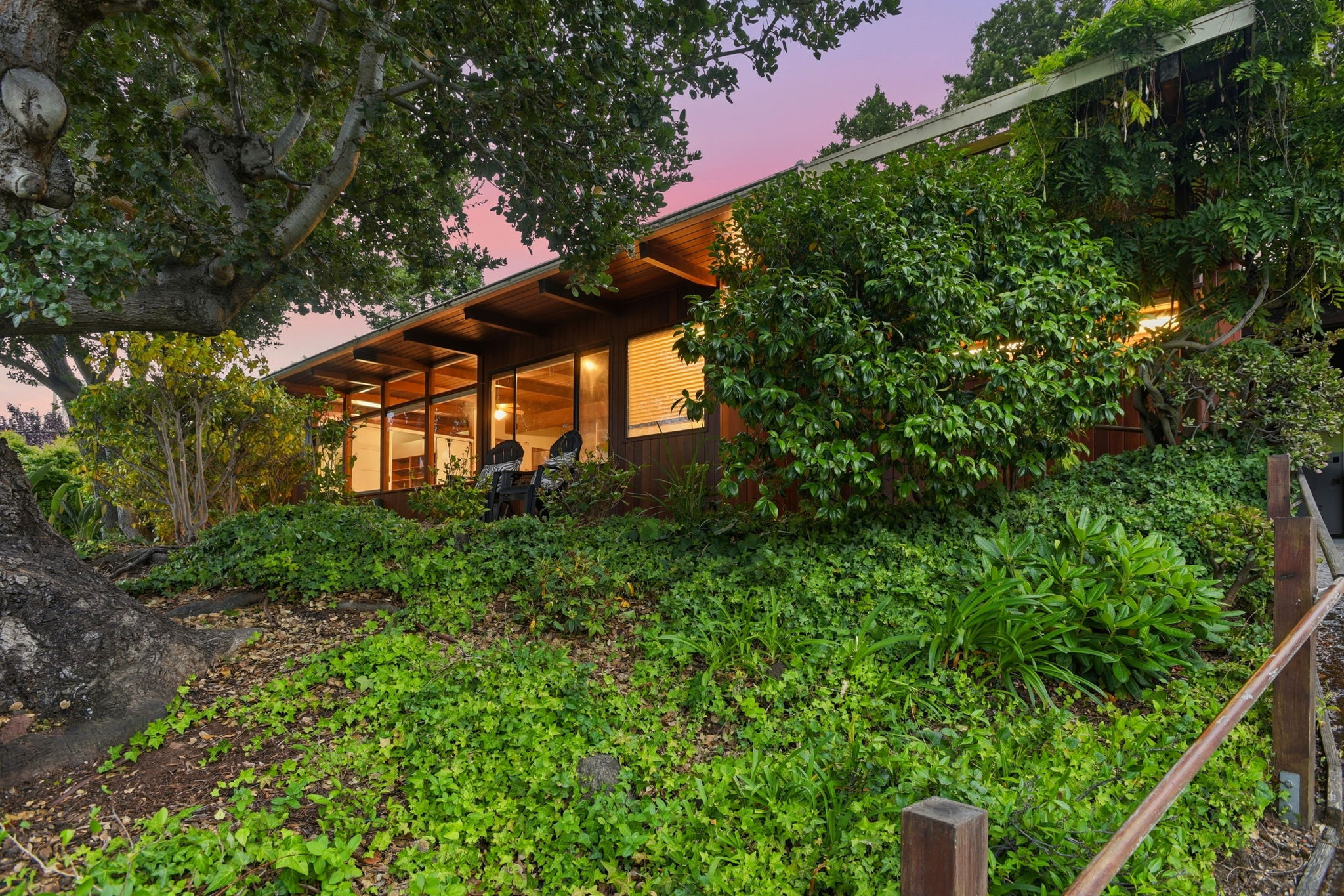 004_F8_TWILIGHT_18 Hillbarn Ct