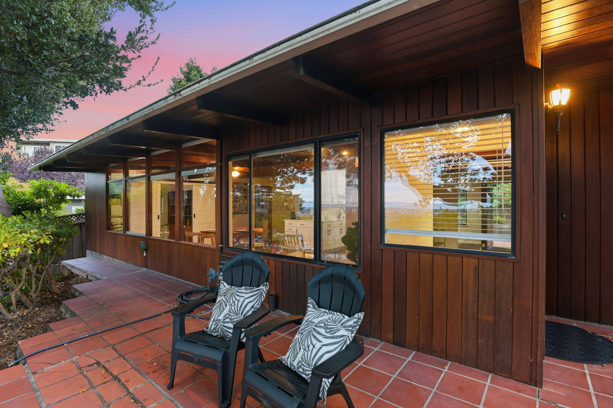 005_F8_TWILIGHT_18 Hillbarn Ct