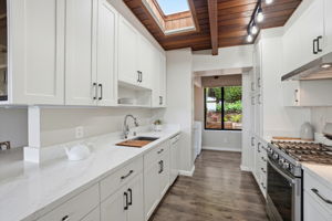 012_F8_18 Hillbarn Ct