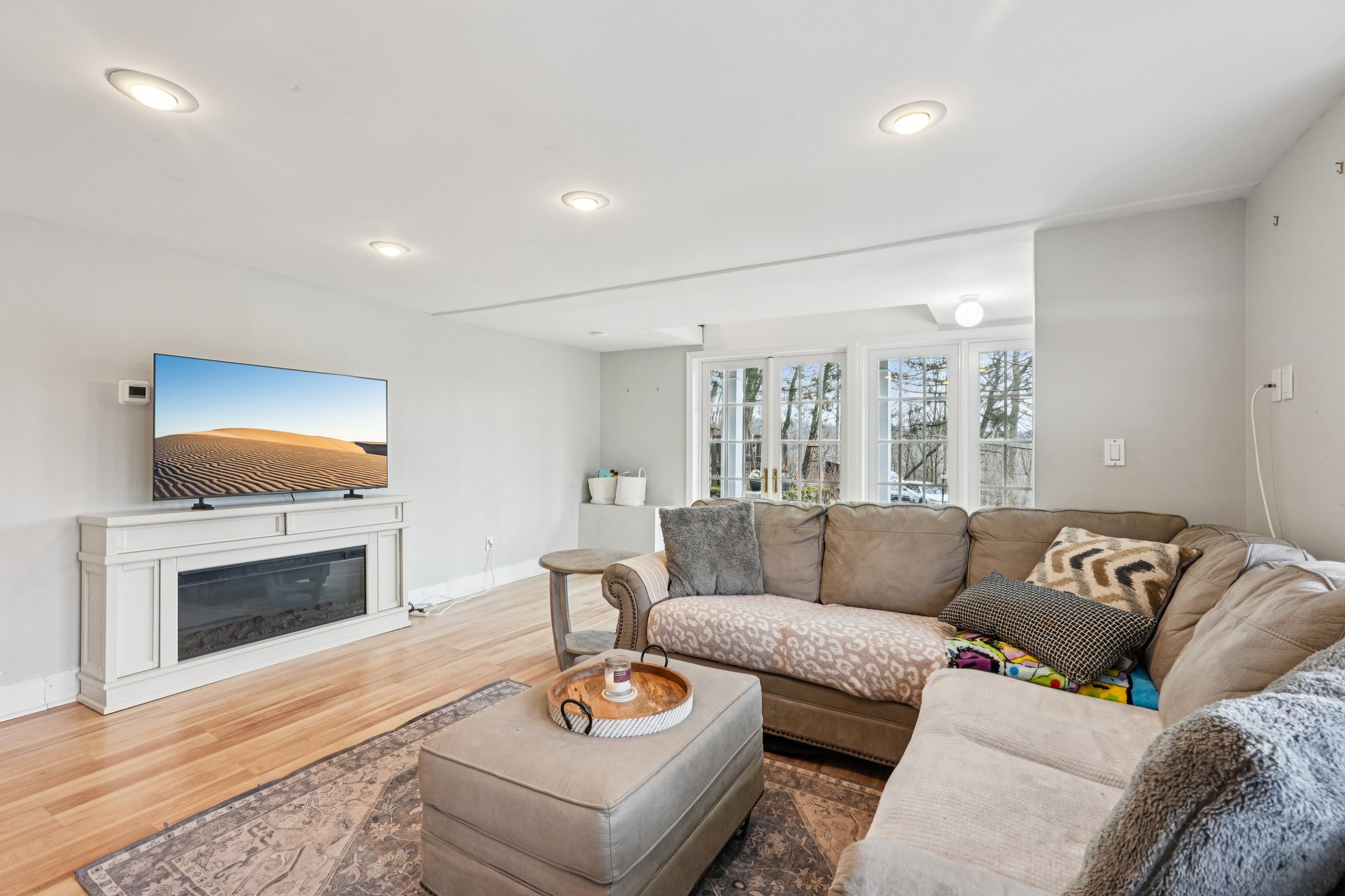 Juengstville Rd-S2203-009.jpg