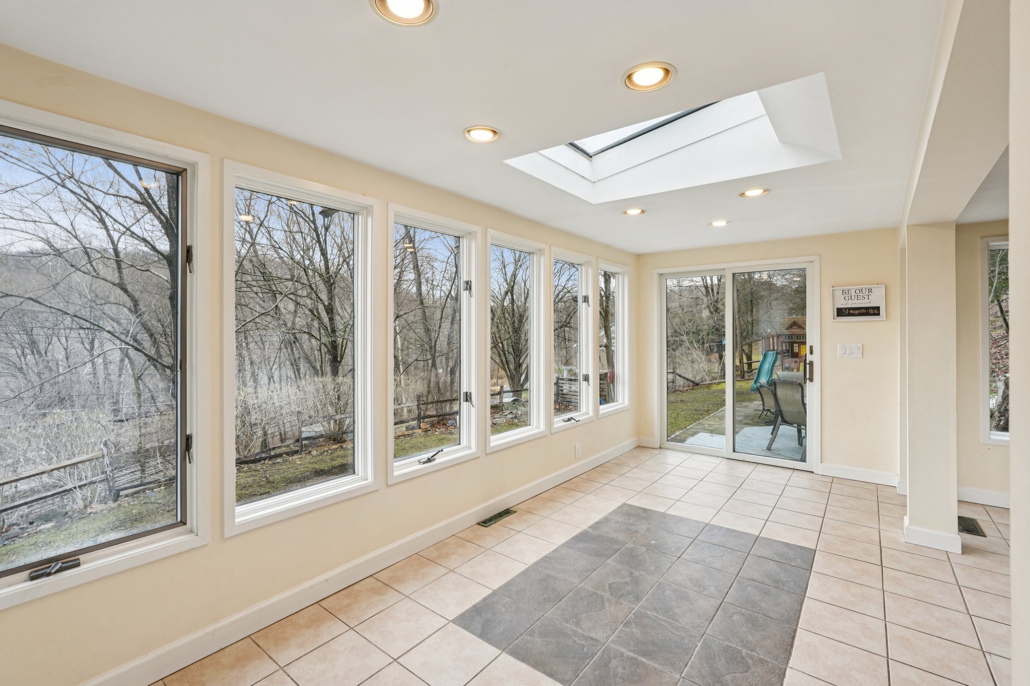 Juengstville Rd-S2203-016.jpg