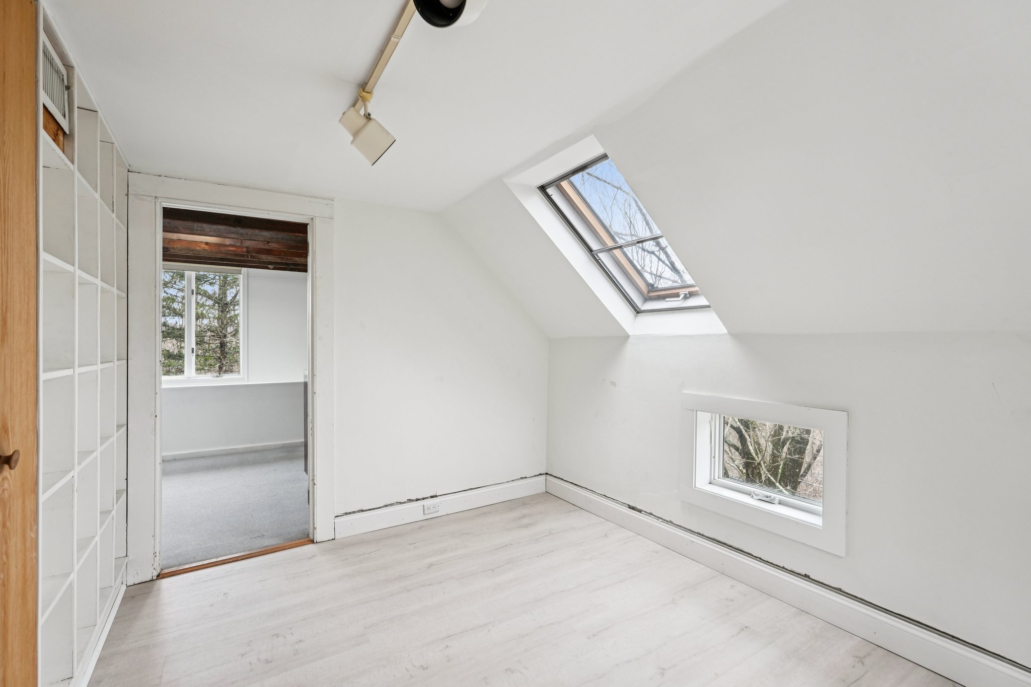 Juengstville Rd-S2203-047.jpg