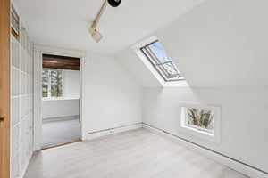 Juengstville Rd-S2203-047.jpg