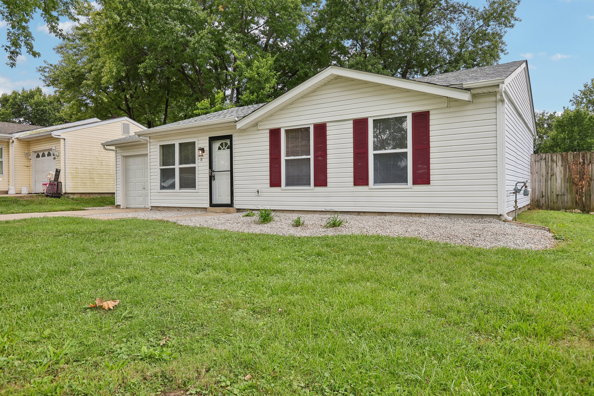 Lone Elk Ln-S2409-003.jpg