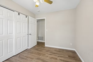 Lone Elk Ln-S2409-014.jpg