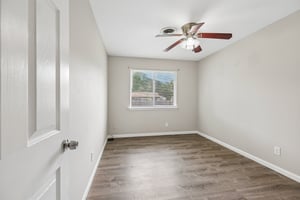 Lone Elk Ln-S2409-016.jpg